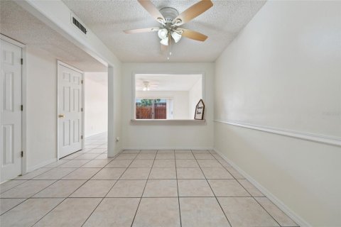 Condo in Casselberry, Florida, 2 bedrooms  № 2238207 - photo 5