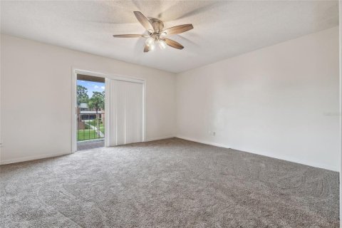 Condo in Casselberry, Florida, 2 bedrooms  № 2238207 - photo 15
