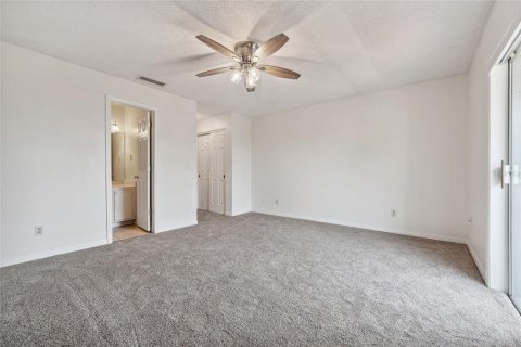 Condo in Casselberry, Florida, 2 bedrooms  № 2238207 - photo 16
