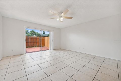 Condo in Casselberry, Florida, 2 bedrooms  № 2238207 - photo 9