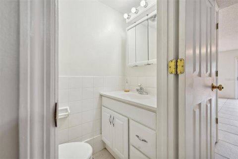 Condo in Casselberry, Florida, 2 bedrooms  № 2238207 - photo 13