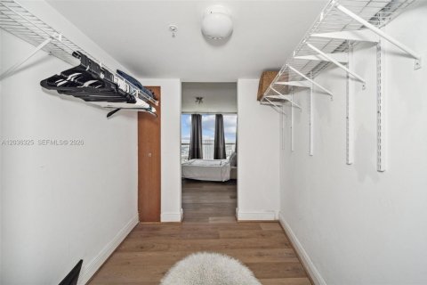 Copropriété à louer à Miami, Floride: 2 chambres, 97.36 m2 № 2084277 - photo 26