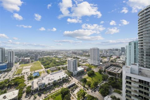 Copropriété à louer à Miami, Floride: 2 chambres, 97.36 m2 № 2084277 - photo 11