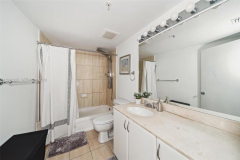 Copropriété à louer à Miami, Floride: 2 chambres, 97.36 m2 № 2084277 - photo 27