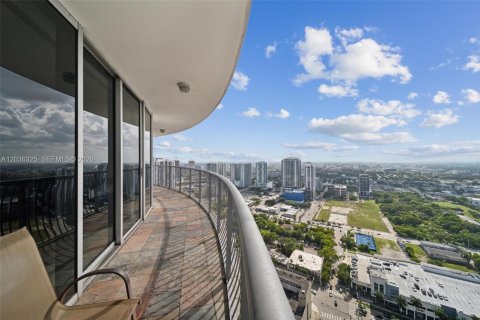 Copropriété à louer à Miami, Floride: 2 chambres, 97.36 m2 № 2084277 - photo 8