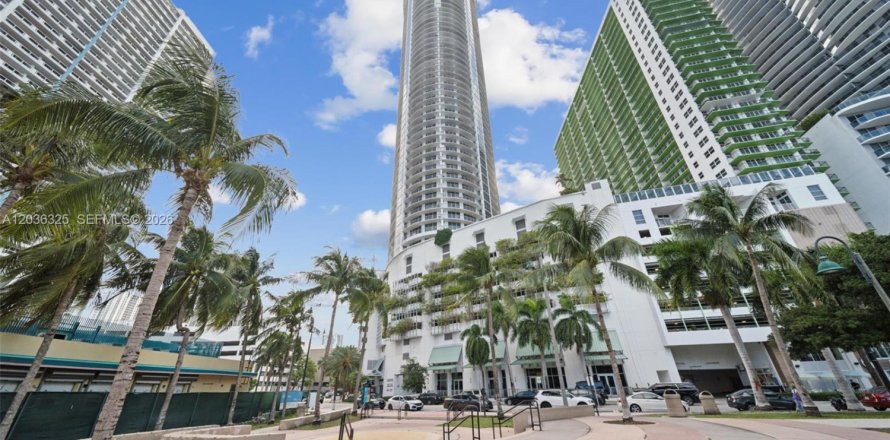Condo à Miami, Floride, 2 chambres  № 2084277