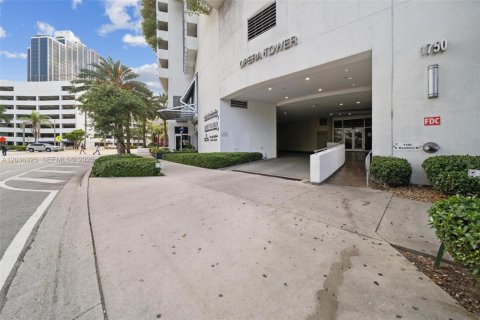 Copropriété à louer à Miami, Floride: 2 chambres, 97.36 m2 № 2084277 - photo 3