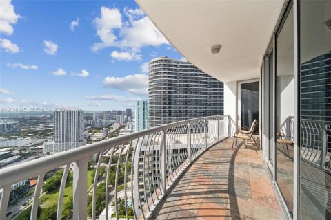 Copropriété à louer à Miami, Floride: 2 chambres, 97.36 m2 № 2084277 - photo 5