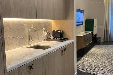 Купить кондоминиум в Майами, Флорида 51.37м2, № 1956694 - фото 18