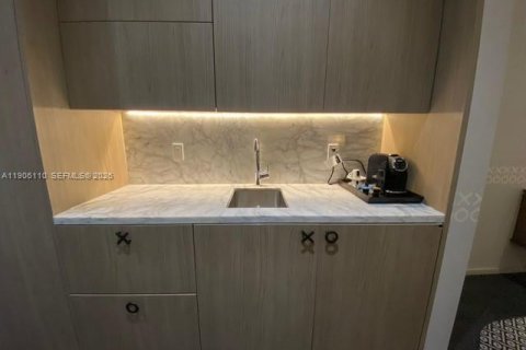 Купить кондоминиум в Майами, Флорида 51.37м2, № 1956694 - фото 17