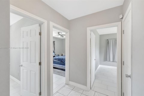 Villa ou maison à vendre à Fort Lauderdale, Floride: 5 chambres, 215.44 m2 № 1787125 - photo 15