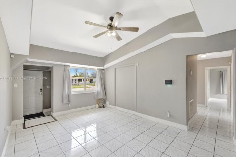 Villa ou maison à vendre à Fort Lauderdale, Floride: 5 chambres, 215.44 m2 № 1787125 - photo 6