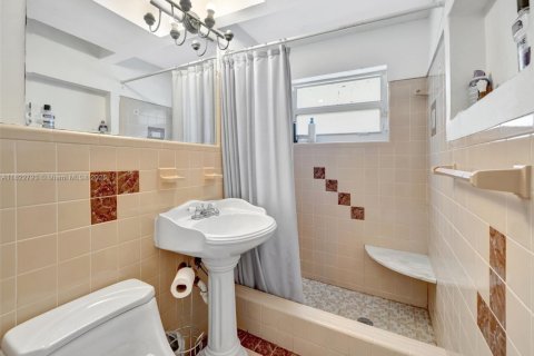 Villa ou maison à vendre à Fort Lauderdale, Floride: 5 chambres, 215.44 m2 № 1787125 - photo 4