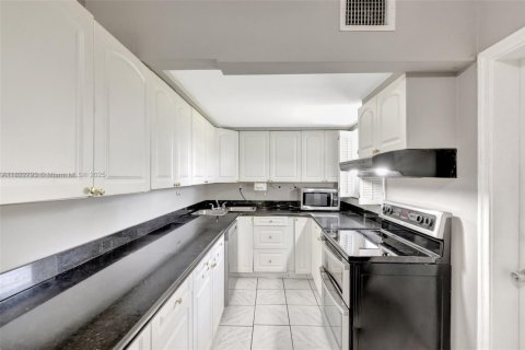 Villa ou maison à vendre à Fort Lauderdale, Floride: 5 chambres, 215.44 m2 № 1787125 - photo 18