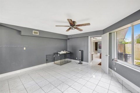 Villa ou maison à vendre à Fort Lauderdale, Floride: 5 chambres, 215.44 m2 № 1787125 - photo 10