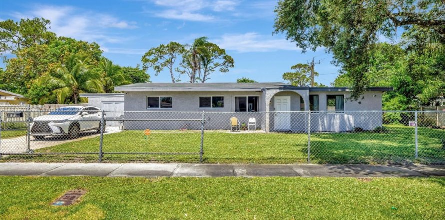 Villa ou maison à Fort Lauderdale, Floride 5 chambres, 215.44 m2 № 1787125