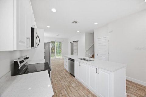 Immobilier commercial à vendre à Kissimmee, Floride: 16 chambres, 628.76 m2 № 2369405 - photo 12