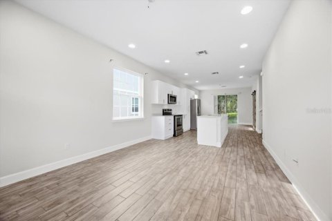 Immobilier commercial à vendre à Kissimmee, Floride: 16 chambres, 628.76 m2 № 2369405 - photo 9