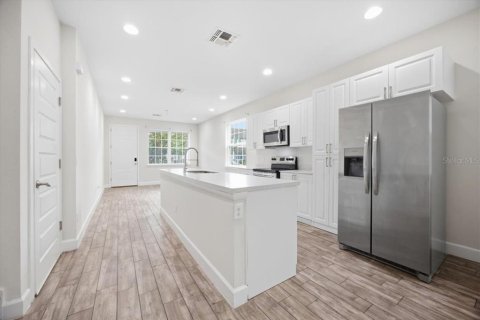 Immobilier commercial à vendre à Kissimmee, Floride: 16 chambres, 628.76 m2 № 2369405 - photo 13