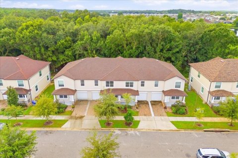 Immobilier commercial à Kissimmee, Floride 16 chambres, 628.76 m2 № 2369405