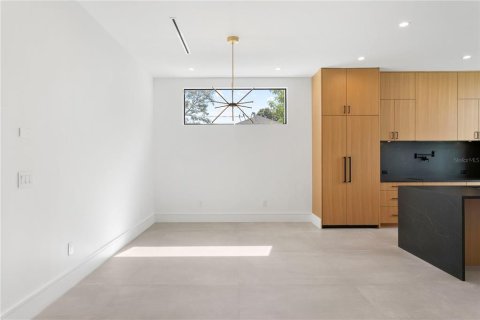 Casa en alquiler en Tampa, Florida, 4 dormitorios, 339.28 m2 № 1894103 - foto 21