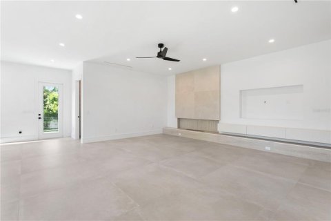 Casa en alquiler en Tampa, Florida, 4 dormitorios, 339.28 m2 № 1894103 - foto 9