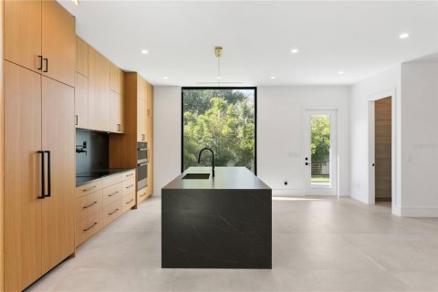Casa en alquiler en Tampa, Florida, 4 dormitorios, 339.28 m2 № 1894103 - foto 14