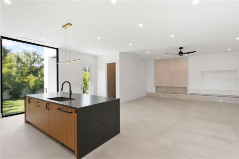 Casa en alquiler en Tampa, Florida, 4 dormitorios, 339.28 m2 № 1894103 - foto 25