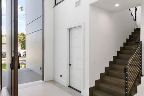 Casa en alquiler en Tampa, Florida, 4 dormitorios, 339.28 m2 № 1894103 - foto 5