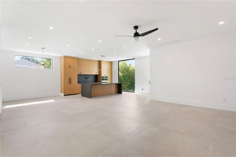 Casa en alquiler en Tampa, Florida, 4 dormitorios, 339.28 m2 № 1894103 - foto 24
