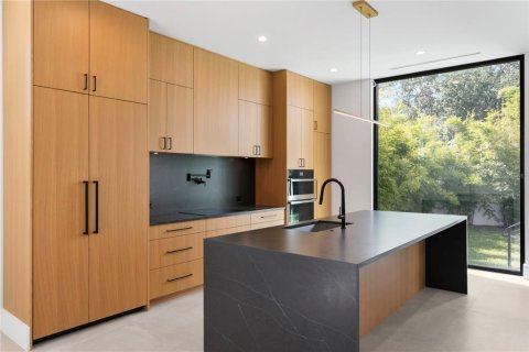 Casa en alquiler en Tampa, Florida, 4 dormitorios, 339.28 m2 № 1894103 - foto 13