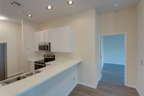 Condo in Davenport, Florida, 3 bedrooms  № 2108007 - photo 13