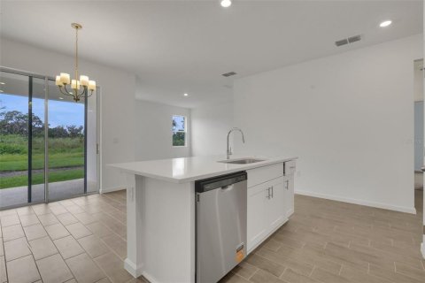 Villa ou maison à vendre à Winter Haven, Floride: 4 chambres, 150.97 m2 № 2426018 - photo 2