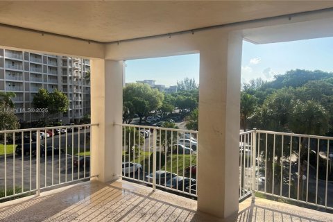 Copropriété à louer à Pompano Beach, Floride: 2 chambres, 106.84 m2 № 1961228 - photo 10