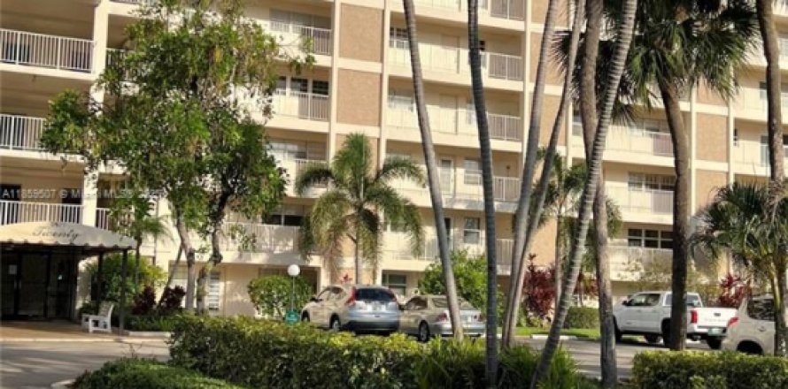 Condo à Pompano Beach, Floride, 2 chambres  № 1961228