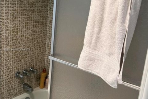 Copropriété à louer à Pompano Beach, Floride: 2 chambres, 106.84 m2 № 1961228 - photo 3