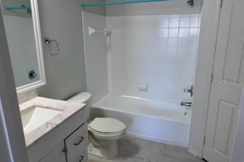 Condominio en alquiler en Orlando, Florida, 2 dormitorios, 98.85 m2 № 1915212 - foto 14