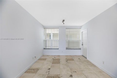 Copropriété à vendre à Miami, Floride: 2 chambres, 79.8 m2 № 1949522 - photo 5