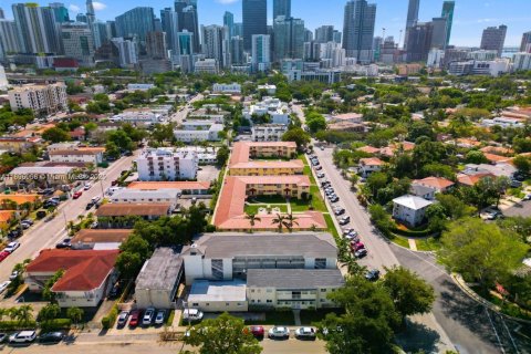 Copropriété à vendre à Miami, Floride: 2 chambres, 79.8 m2 № 1949522 - photo 13