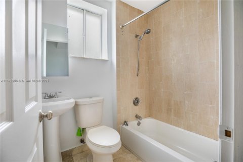 Copropriété à vendre à Miami, Floride: 2 chambres, 79.8 m2 № 1949522 - photo 7