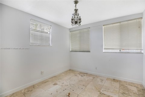 Copropriété à vendre à Miami, Floride: 2 chambres, 79.8 m2 № 1949522 - photo 9