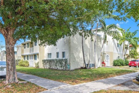 Copropriété à vendre à Miami, Floride: 2 chambres, 79.8 m2 № 1949522 - photo 12