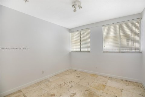 Copropriété à vendre à Miami, Floride: 2 chambres, 79.8 m2 № 1949522 - photo 10