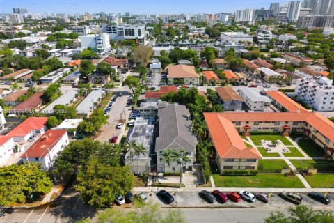 Copropriété à vendre à Miami, Floride: 2 chambres, 79.8 m2 № 1949522 - photo 15