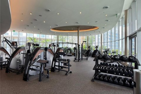 Condominio en alquiler en Miami, Florida, 3 dormitorios, 143.53 m2 № 1941254 - foto 19