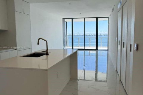 Condominio en alquiler en Miami, Florida, 3 dormitorios, 143.53 m2 № 1941254 - foto 3