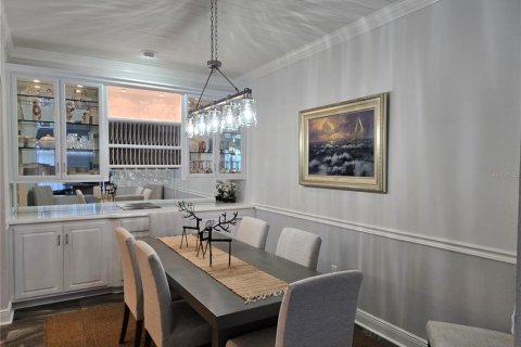 Townhouse in Saint Petersburg, Florida 5 bedrooms, 441.29 sq.m. № 2095011 - photo 14