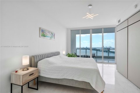 Condo in Miami, Florida, 2 bedrooms  № 1944631 - photo 9