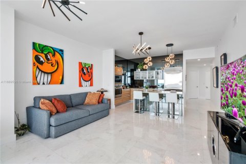 Condo in Miami, Florida, 2 bedrooms  № 1944631 - photo 24