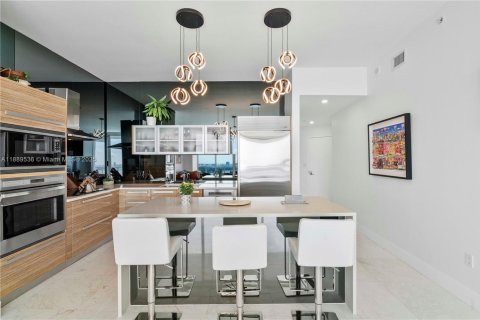 Condo in Miami, Florida, 2 bedrooms  № 1944631 - photo 7